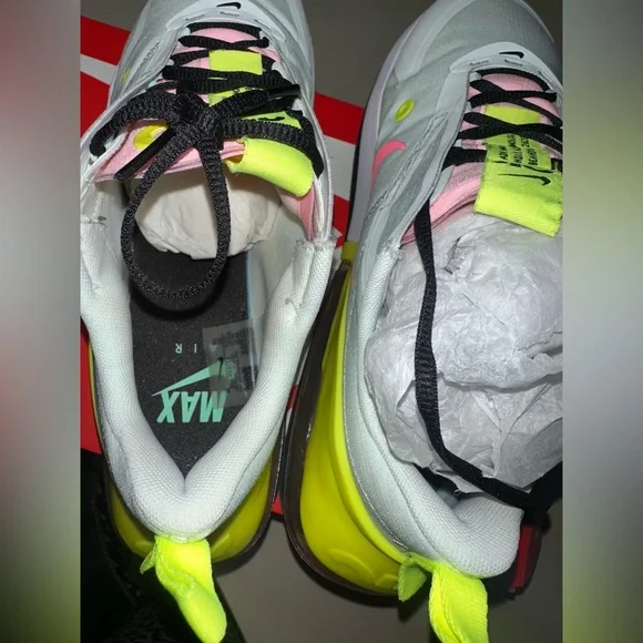 Barely Green/Black-Volt-Sunset Pulse- Size 10 - Picture 13 of 14